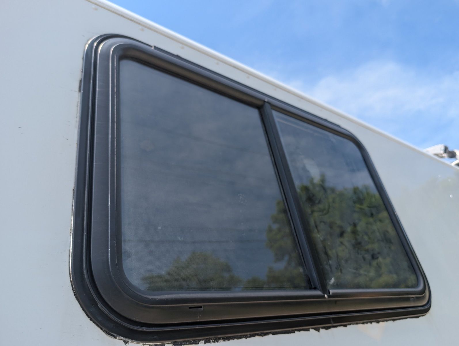 2009 Chevrolet Express Cutaway 38