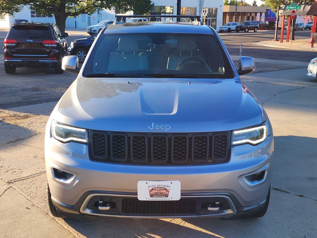 2018 Jeep Grand Cherokee Limited Sterling Edition photo 2