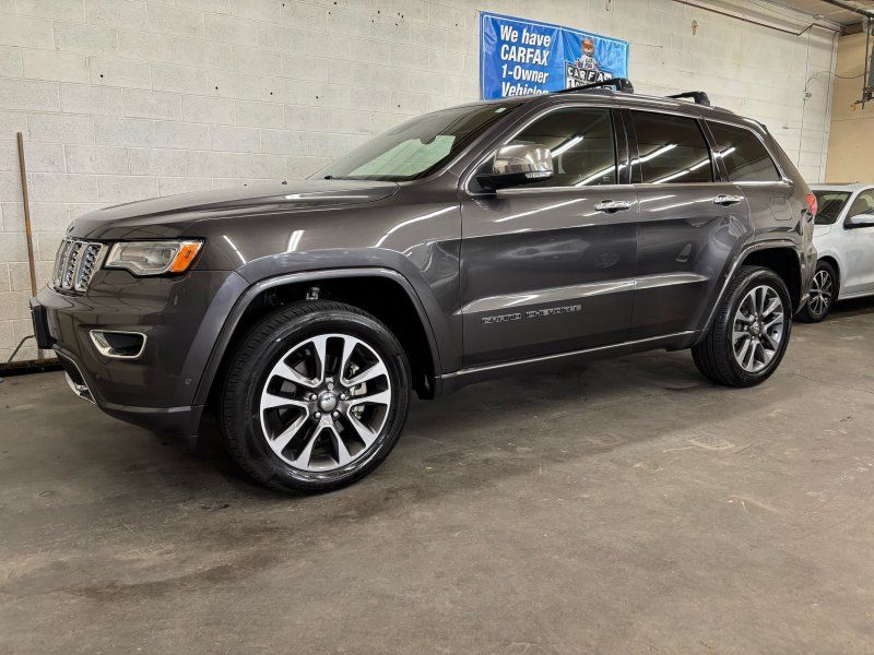 2017 Jeep Grand Cherokee Overland 4WD's photo