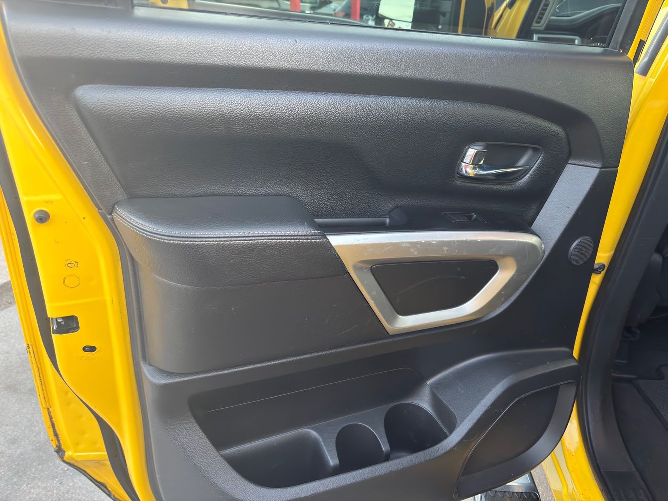 2016 Nissan Titan PRO-4X photo 46