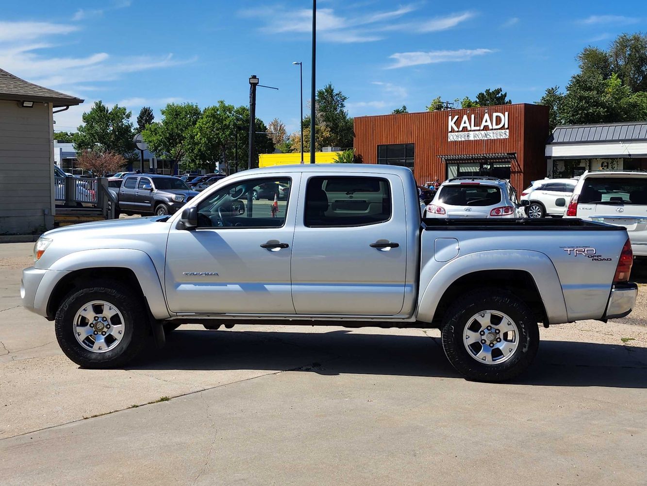 2005 Toyota Tacoma Base photo 8