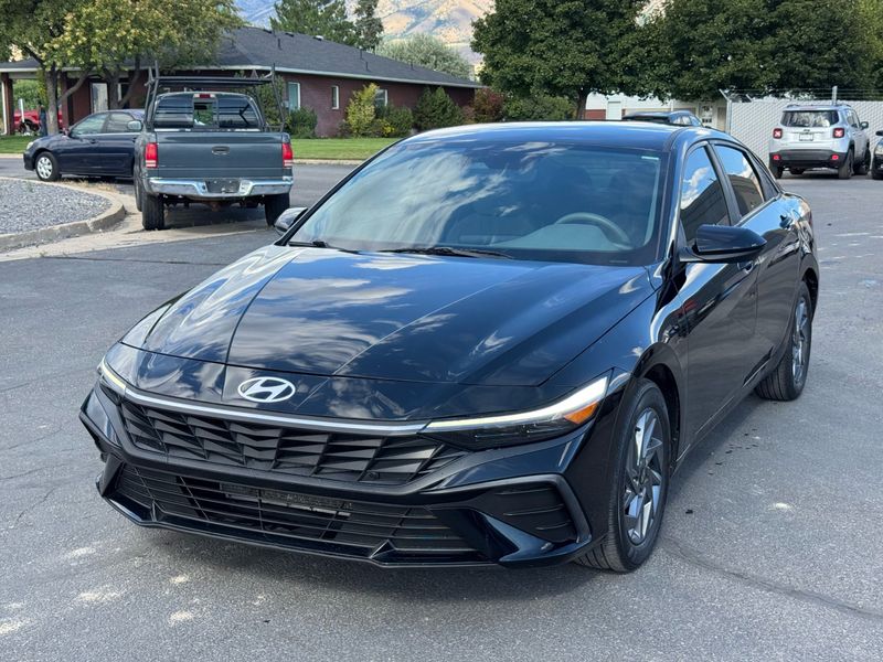 2024 Hyundai Elantra — SEL, photo 1 of 15