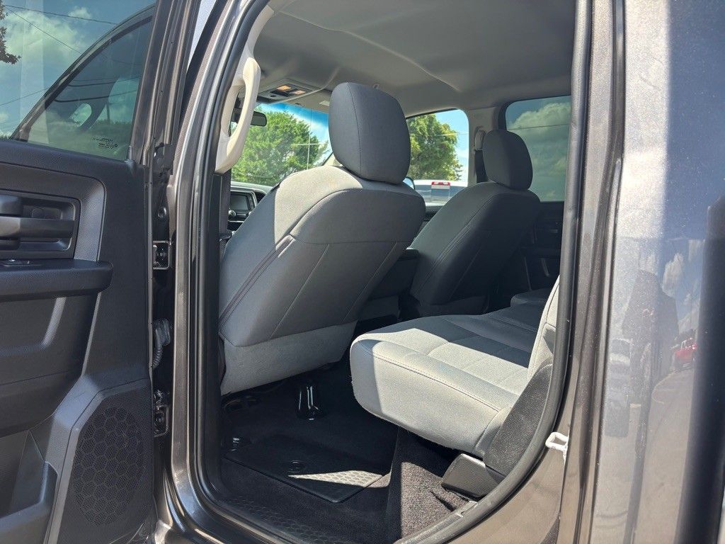 2017 Ram 2500 ST Tradesman photo 21