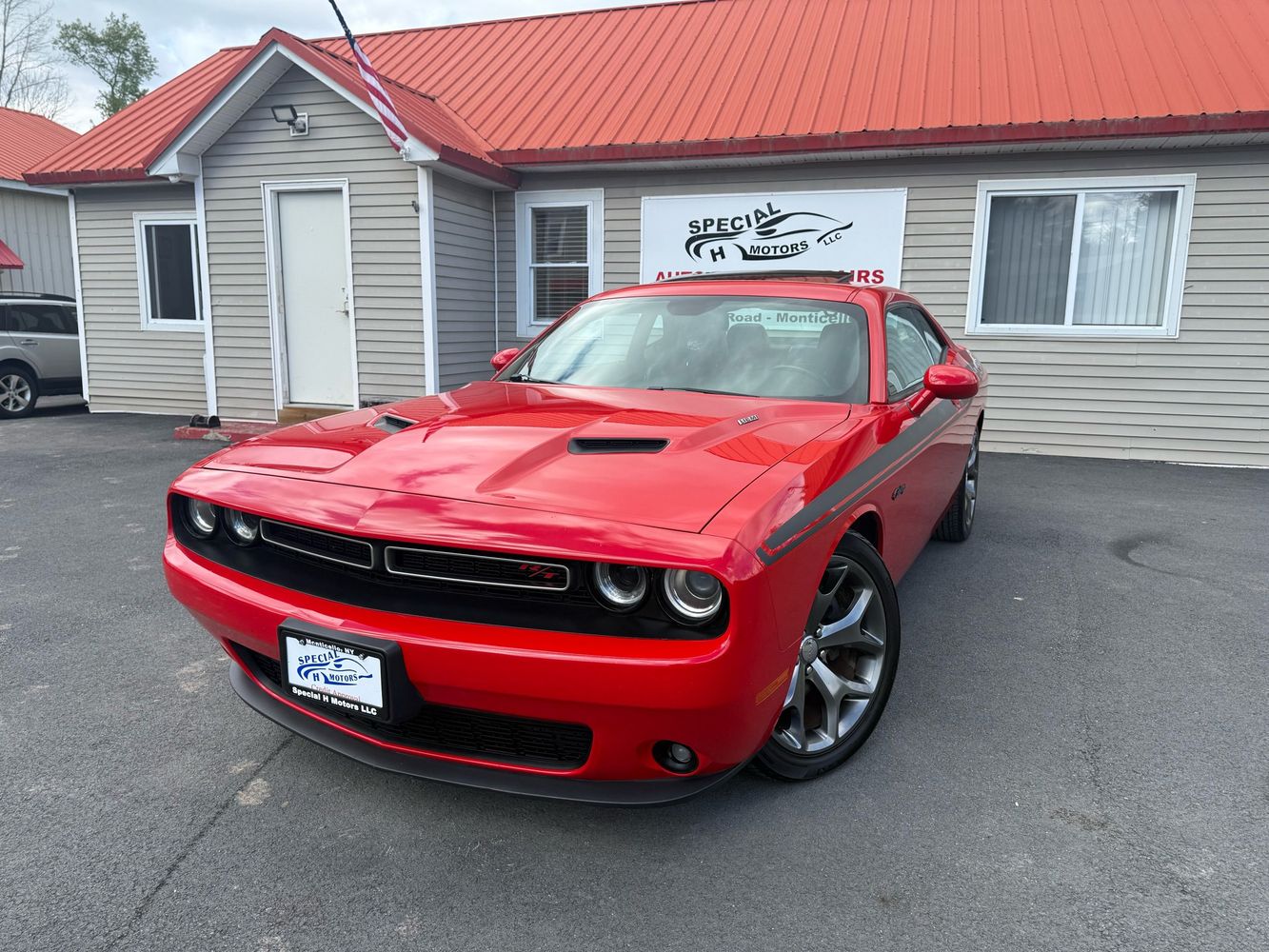 2015 Dodge Challenger R/T Plus's photo