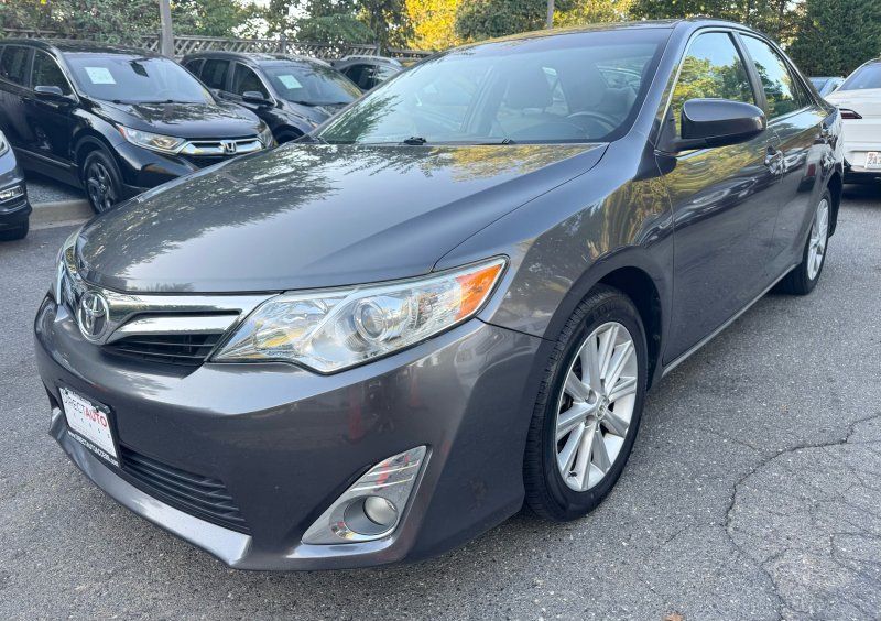 2012 Toyota Camry XLE photo 3