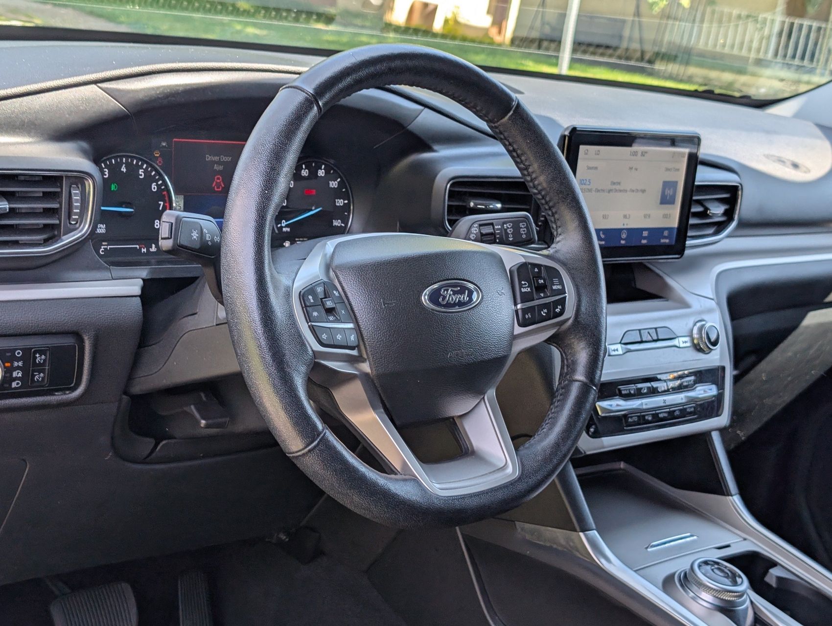 2023 Ford Explorer 28