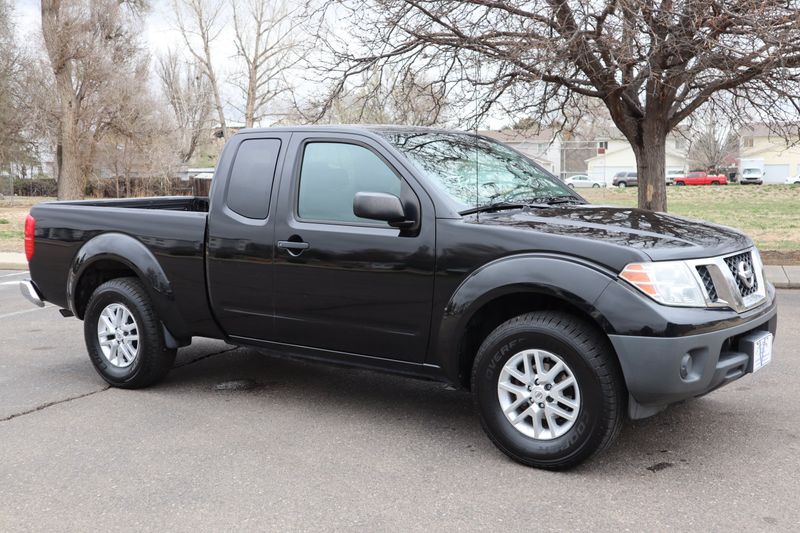 2015 Nissan Frontier Photos