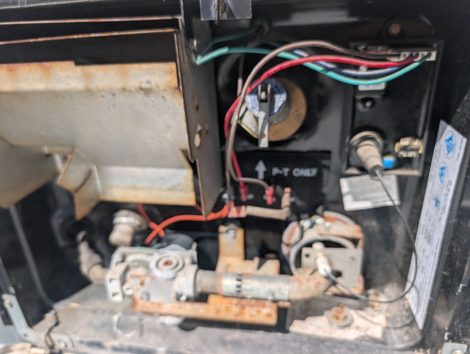 2004 Ford E-Series Chassis 59