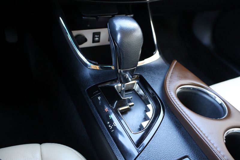 2018 Toyota Avalon Hybrid XLE Plus | Victory Motors of Colorado