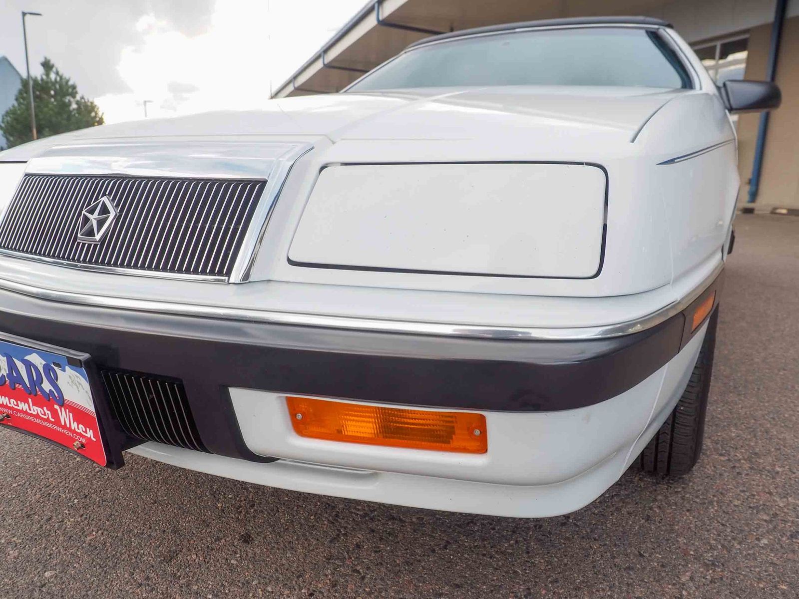 1990 Chrysler Le Baron 26