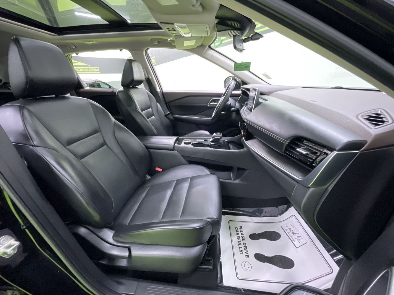2021 Nissan Rogue SV photo 26