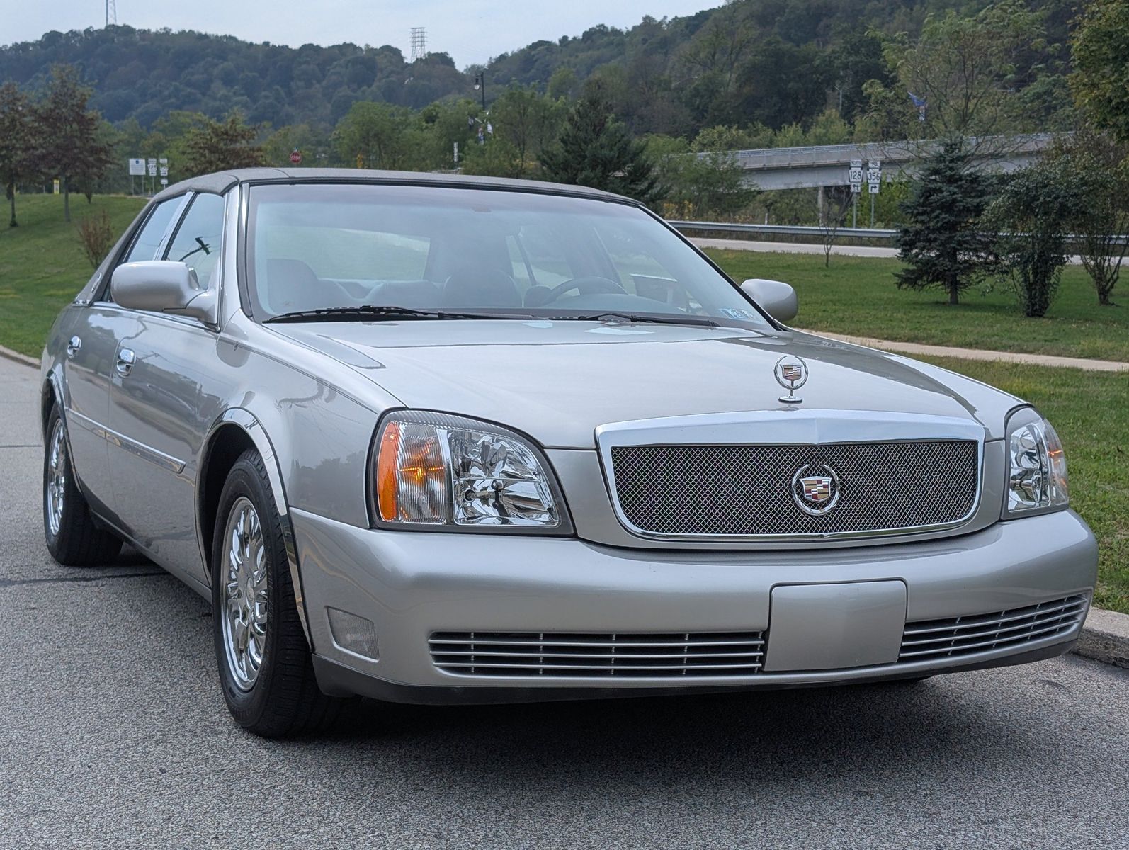2005 Cadillac DeVille 1