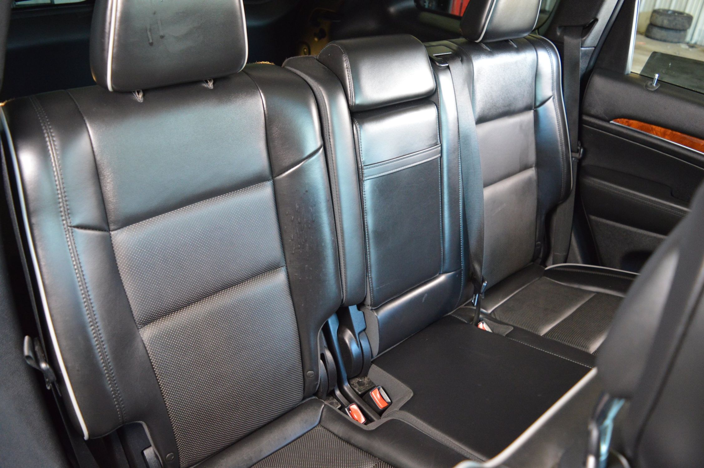 2011 Jeep Grand Cherokee Overland photo 38