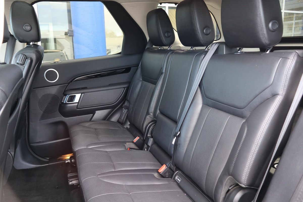 2020 Land Rover Discovery SE