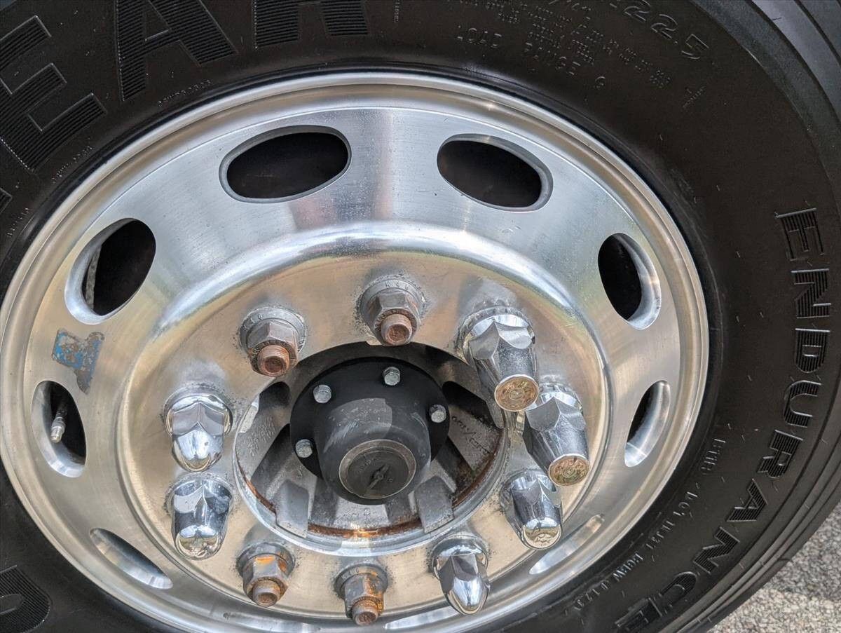 2007 Peterbilt 335 62