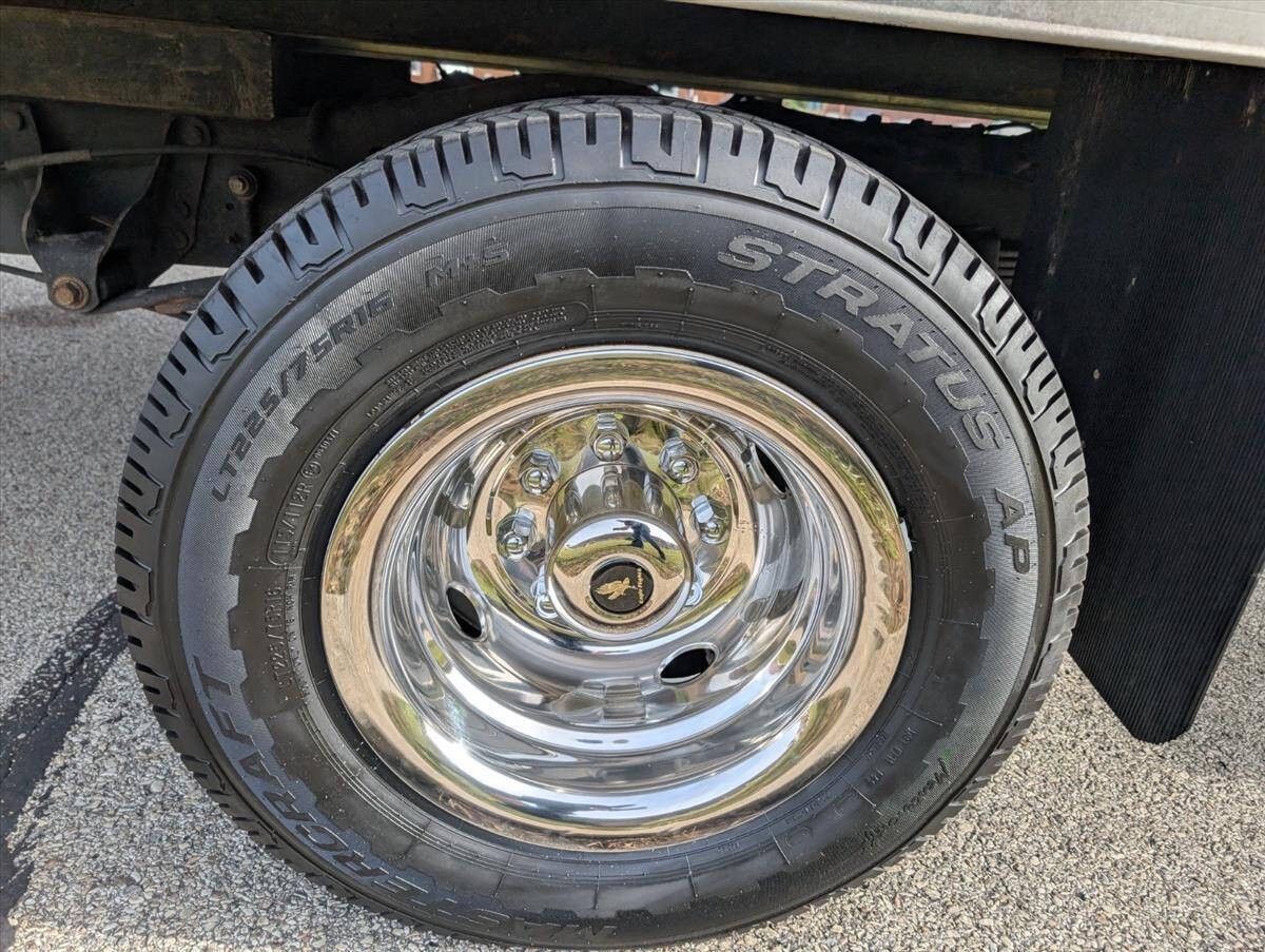 2017 Ford E-Series 41