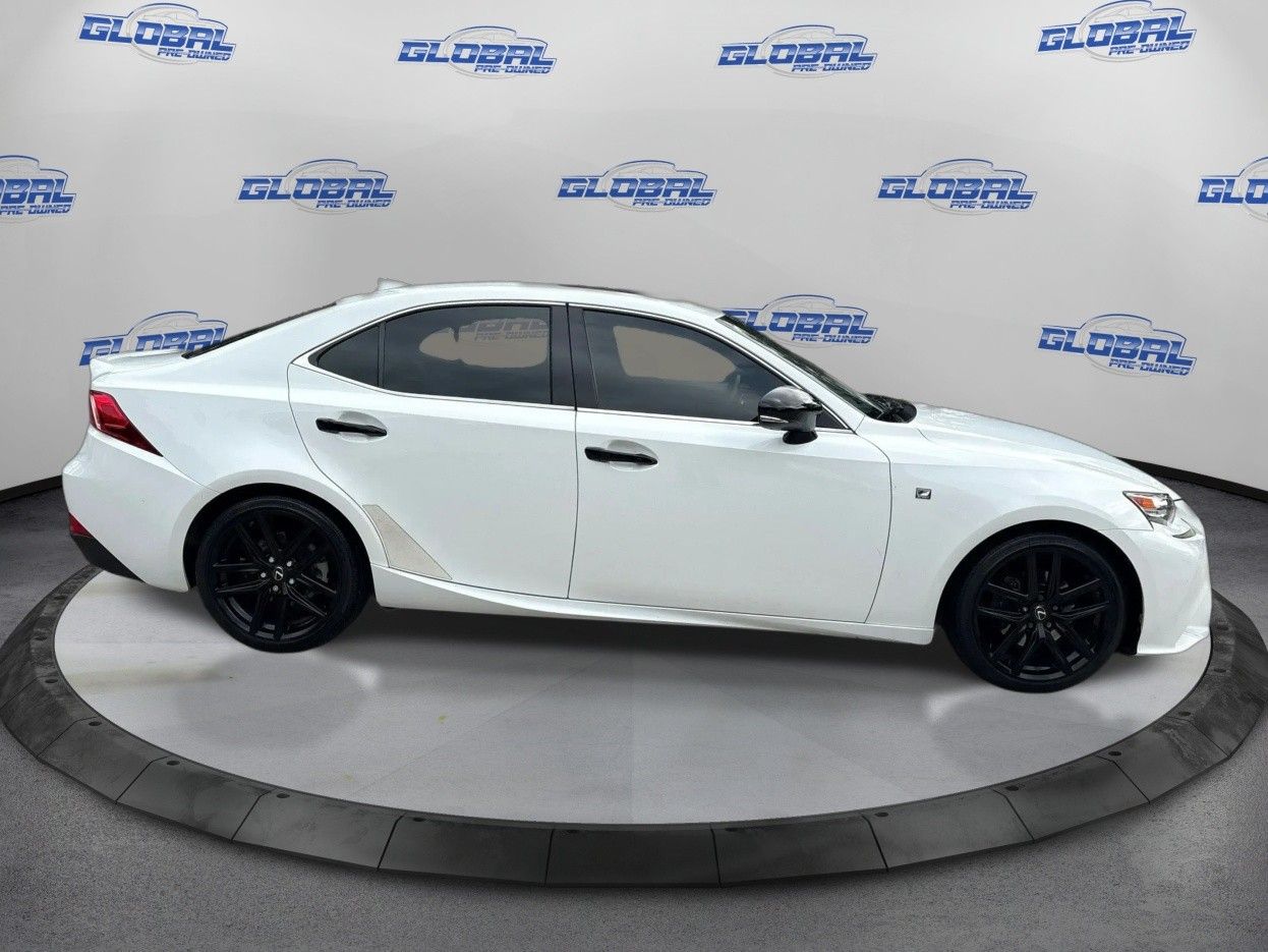 Lexus IS photo 4