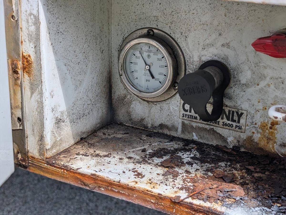 2011 Ford F-550 Super Duty 80