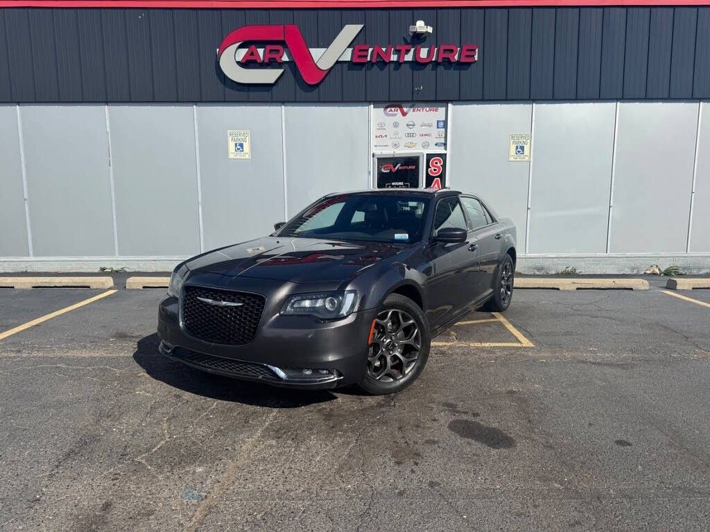 2017 Chrysler 300 S's photo