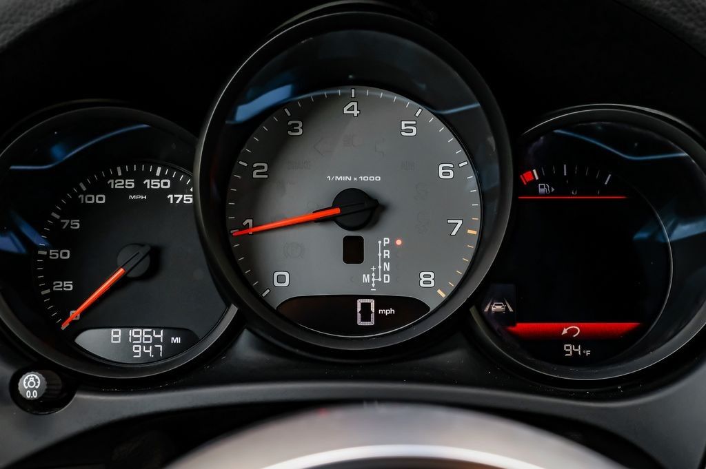 2021 Porsche Macan S - Photo 18