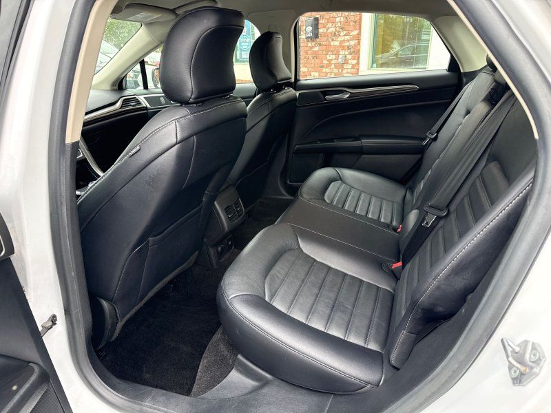 2018 Ford Fusion Hybrid SE photo 14