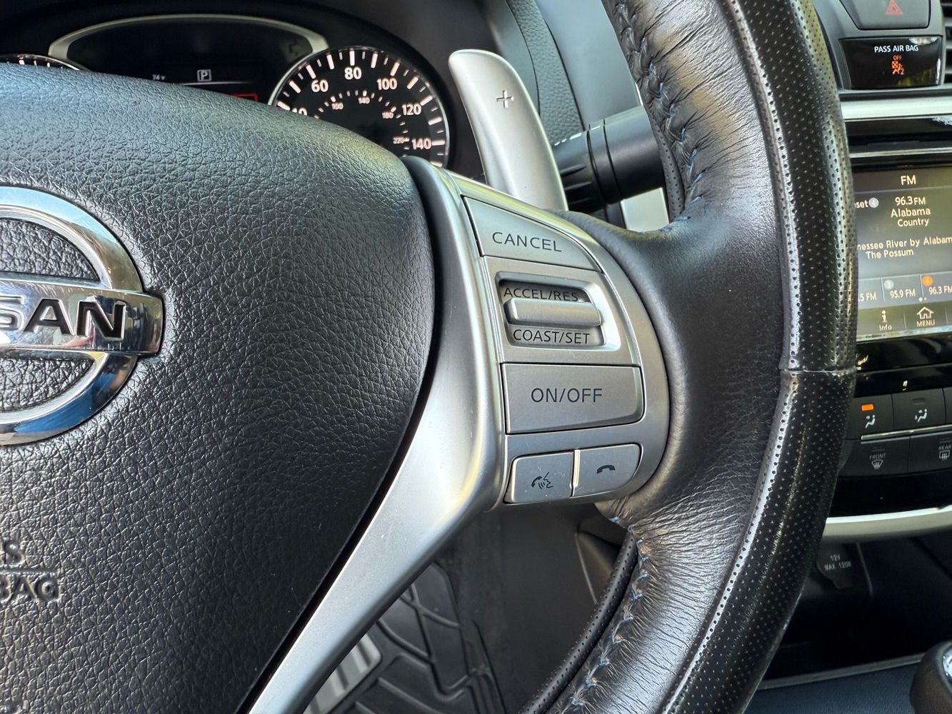 2018 Nissan Altima 2.5 SR photo 18