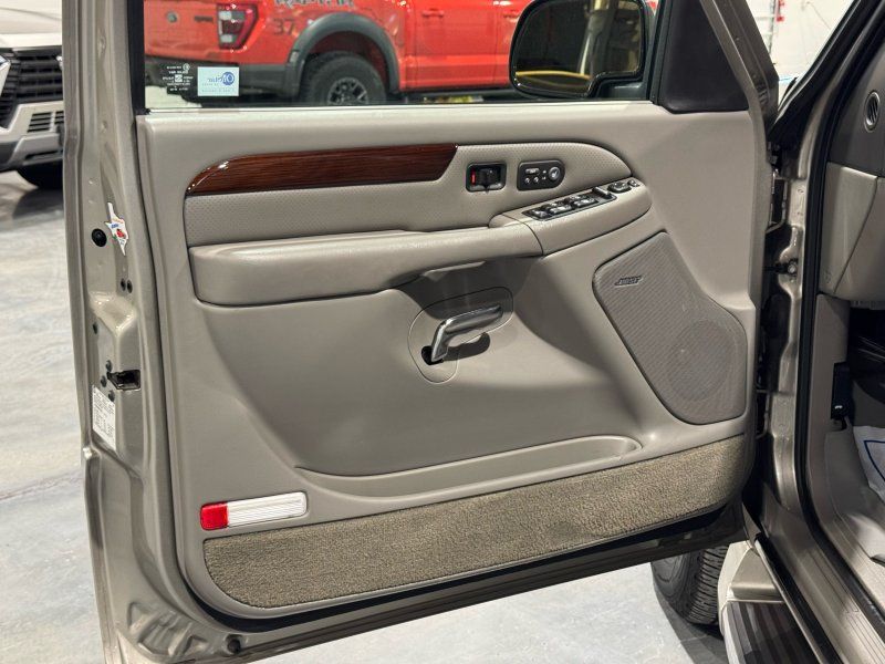 2002 Cadillac Escalade Base, photo 9