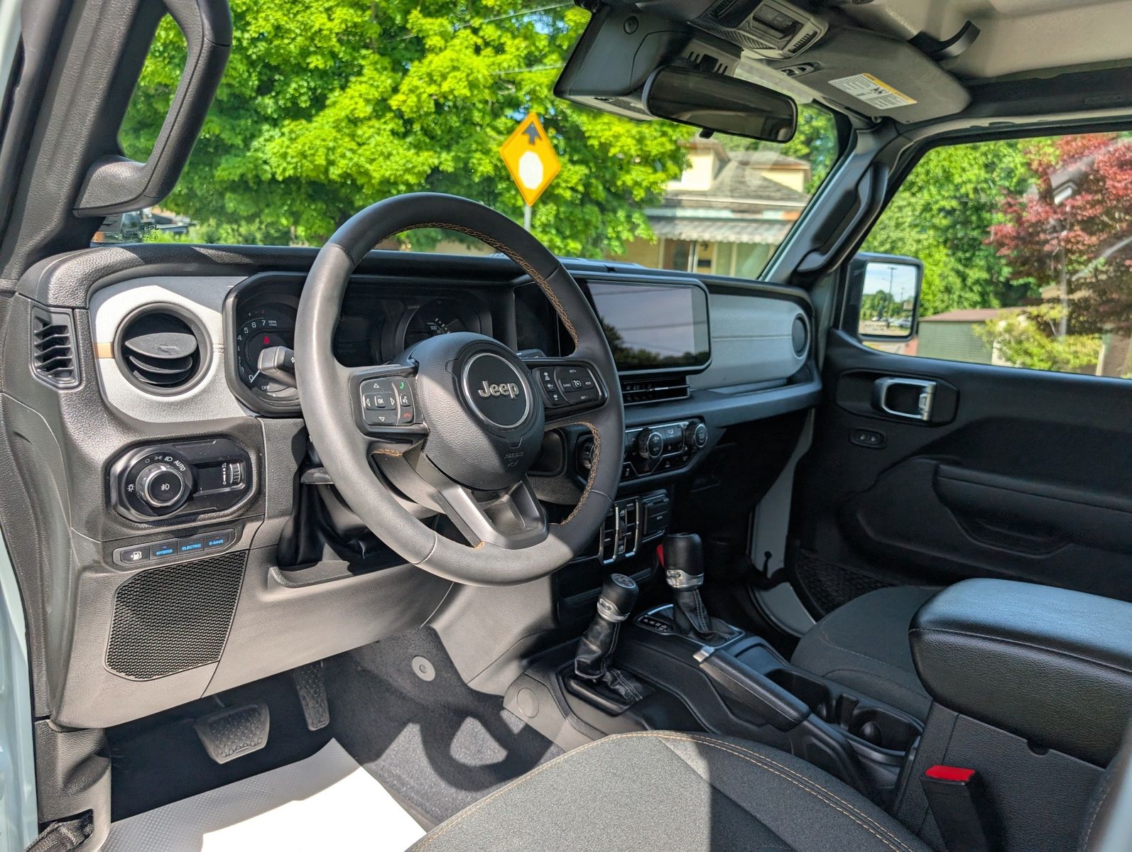 2024 Jeep Wrangler 4xe 28