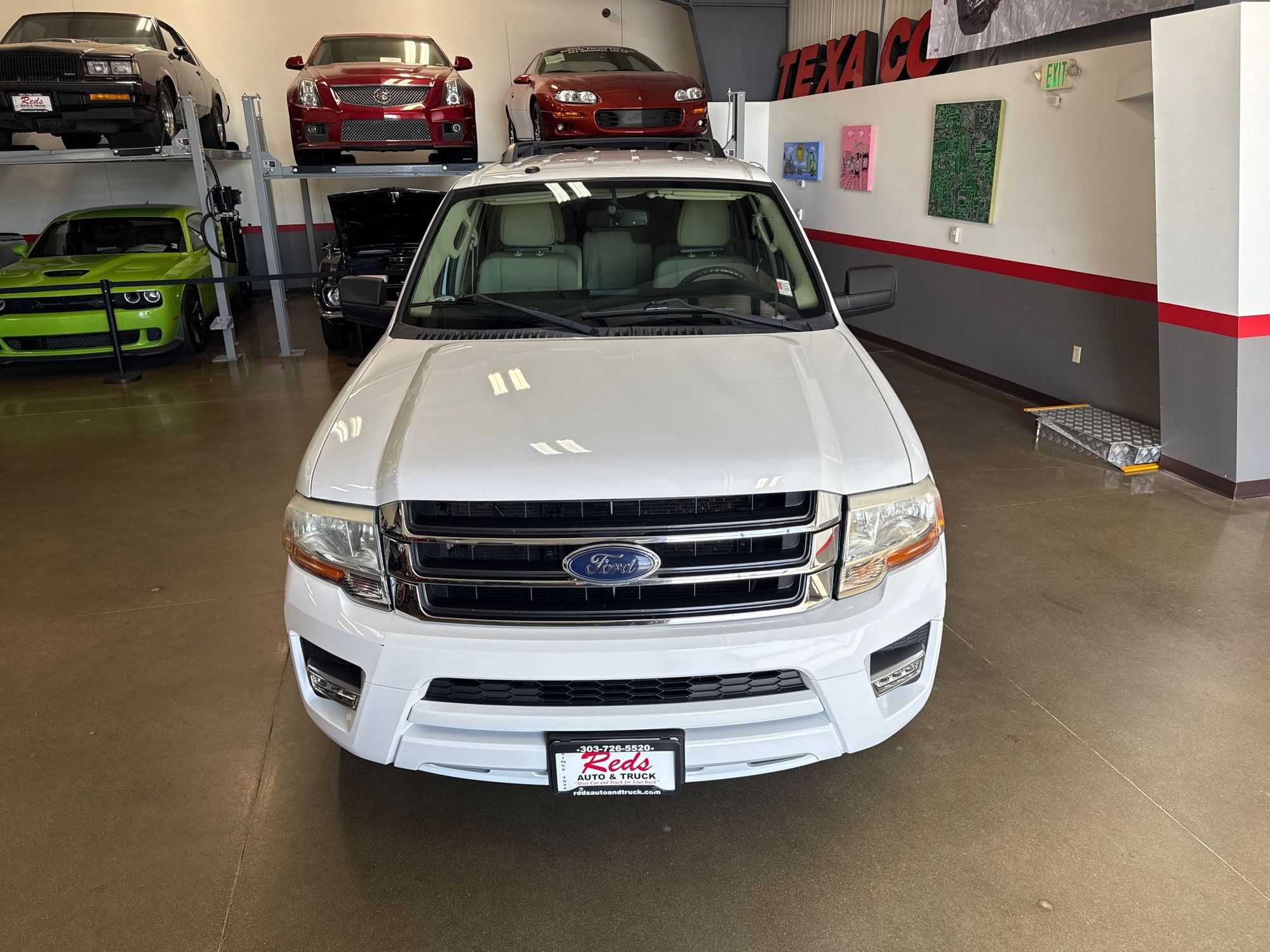 2017 Ford Expedition XLT photo 3
