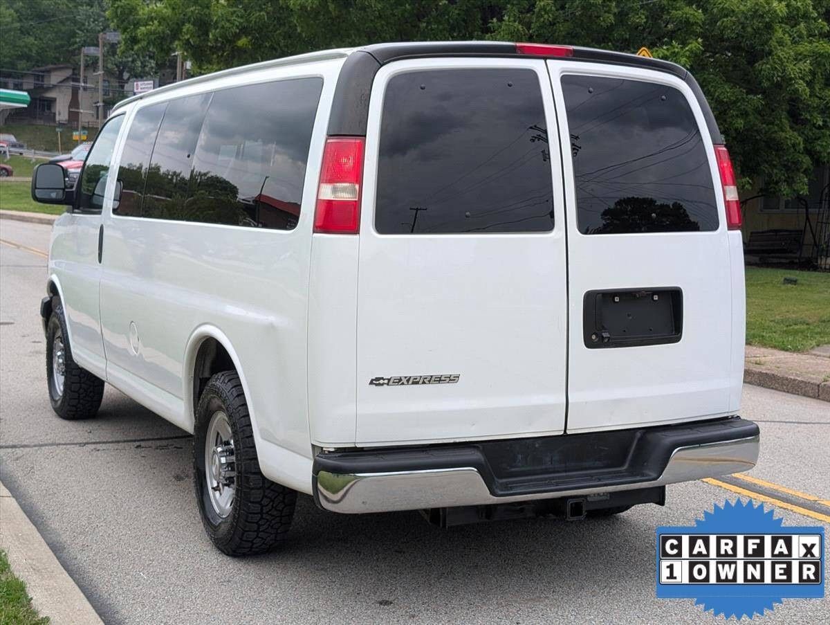 2018 Chevrolet Express 9