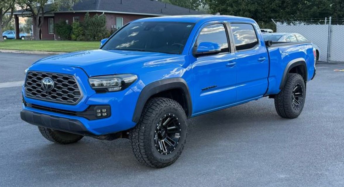 2020 Toyota Tacoma — TRD Off-Road, photo 1 of 10