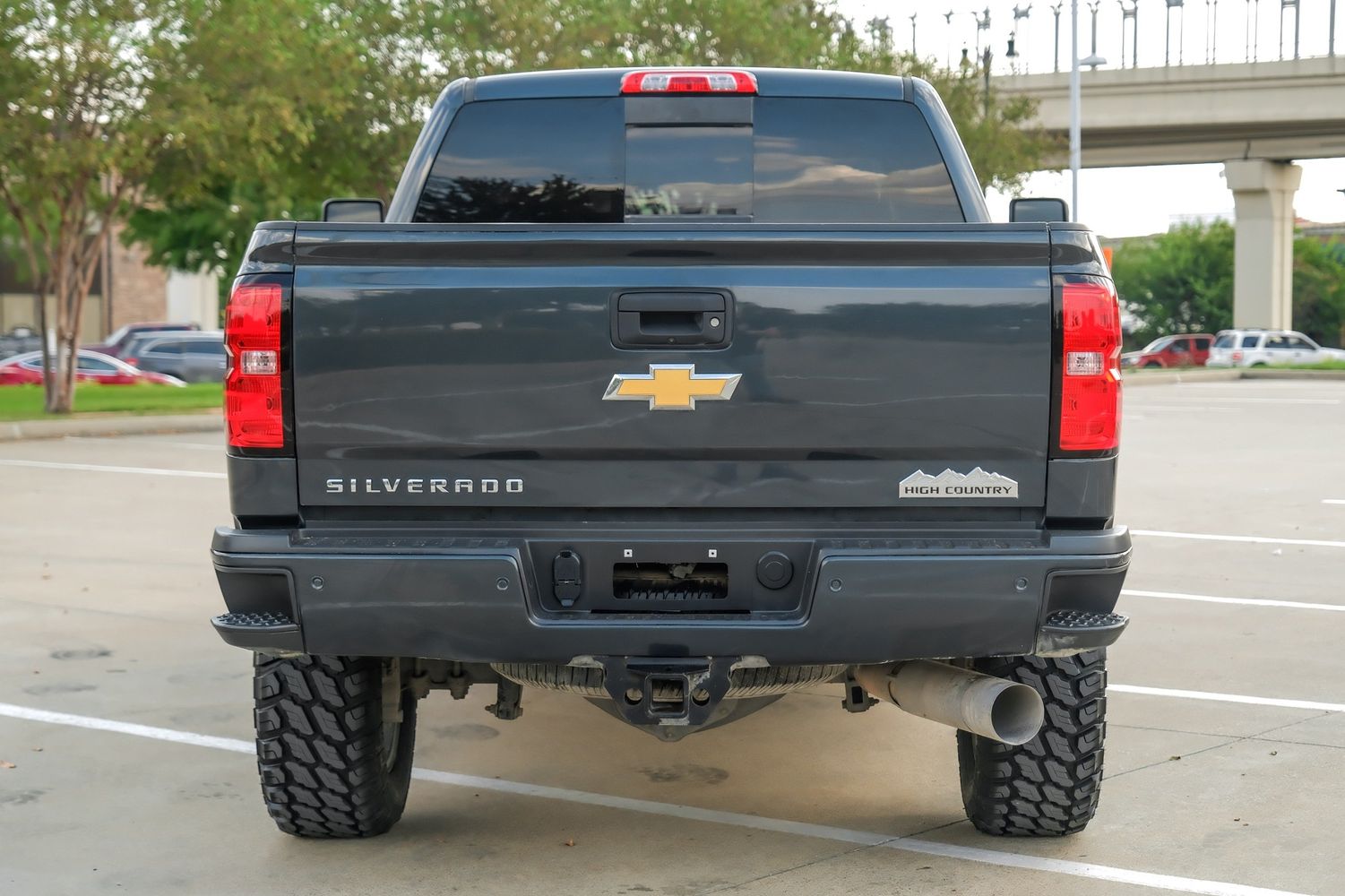 2018 Chevrolet Silverado High Country photo 14