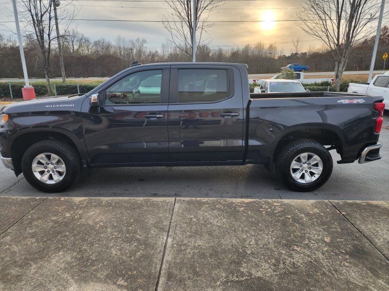 2022 Chevrolet Silverado 1500 LT photo 4