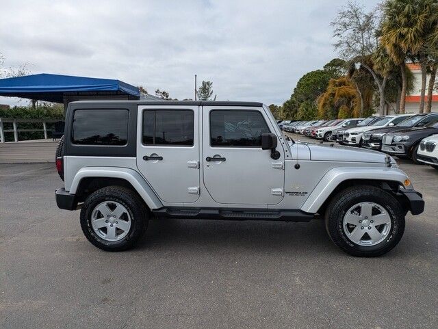 2011 Jeep Wrangler Unlimited Sahara photo 7