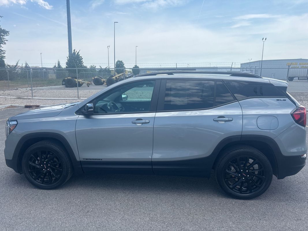 2024 GMC Terrain SLE AWD's photo