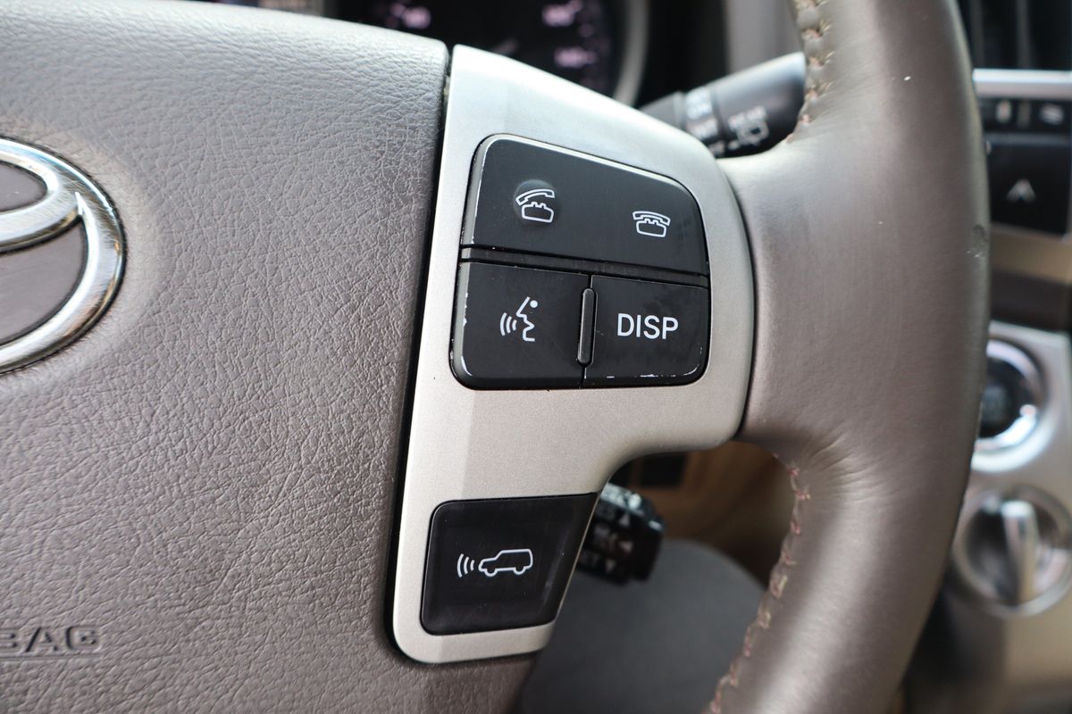 2013 Toyota Land Cruiser 