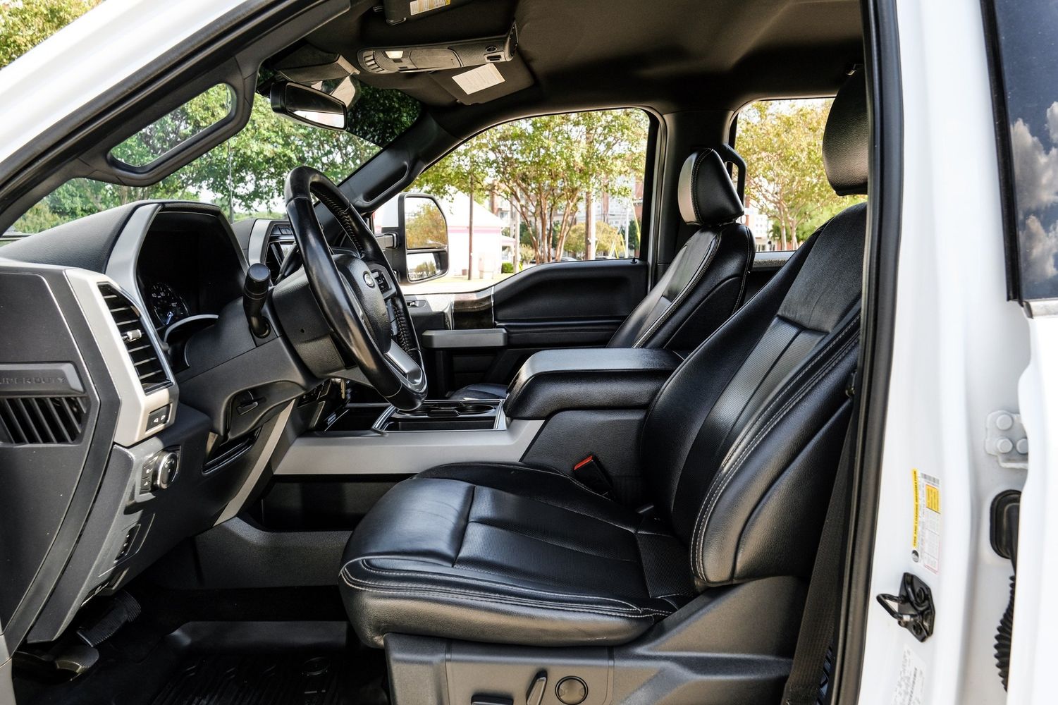 2022 Ford F-250 Lariat photo 52