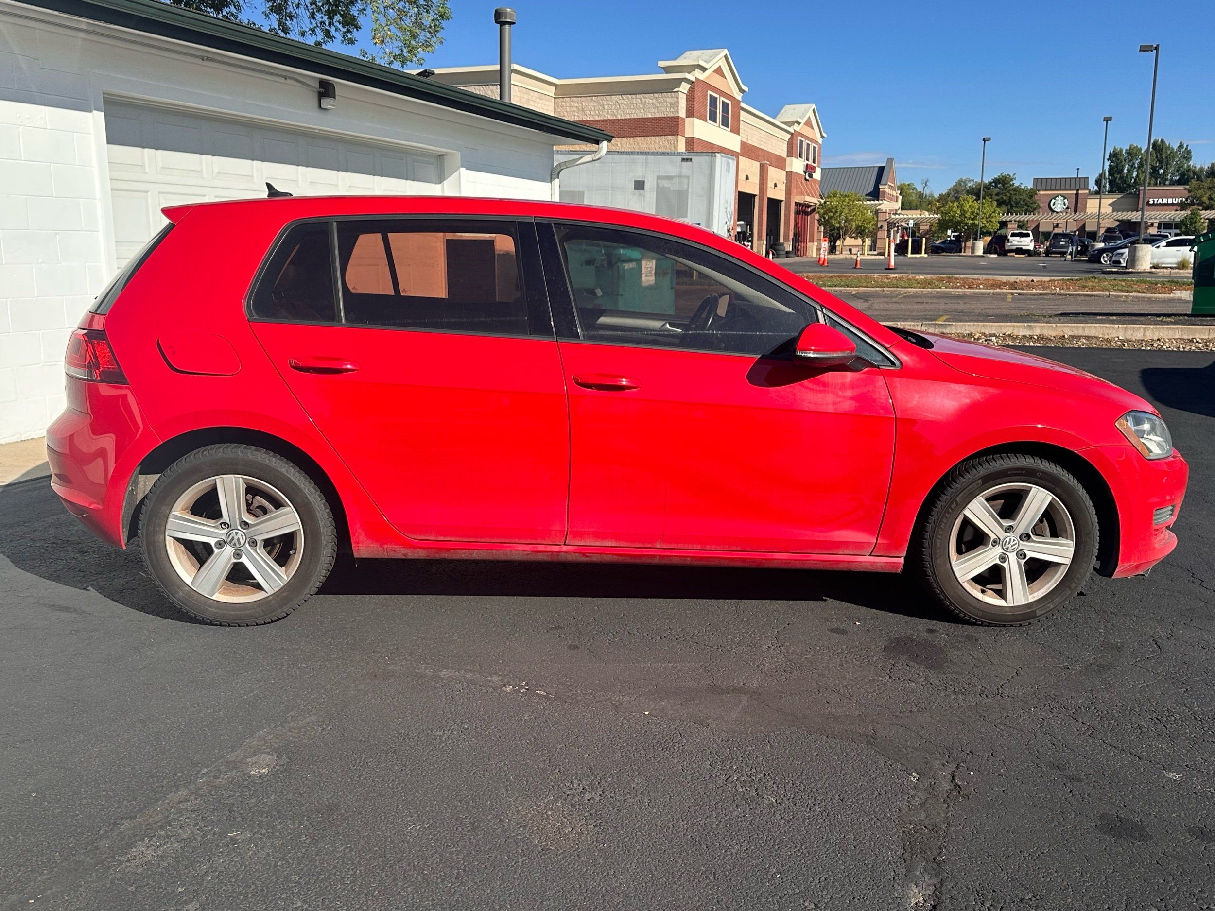 2015 Volkswagen Golf TDI S photo 2