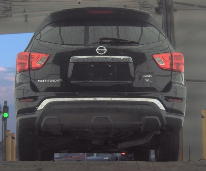 2019 Nissan Pathfinder SL photo 4