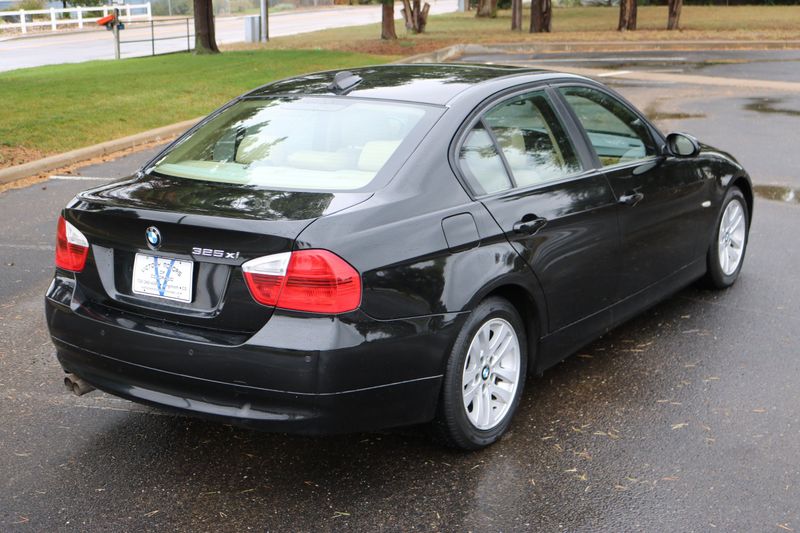 2006 BMW 325XI Photos