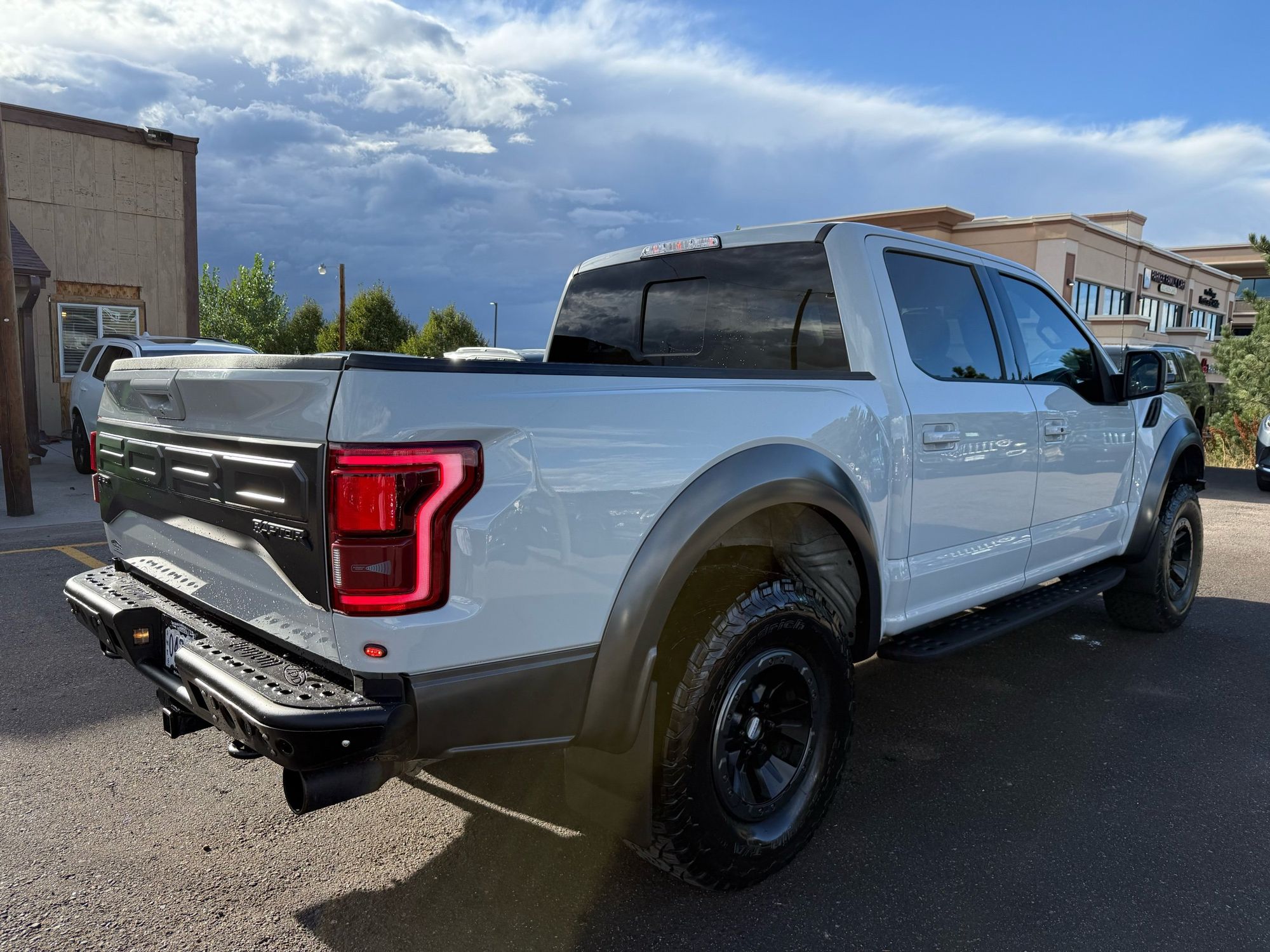 2017 Ford F-150 Raptor photo 2