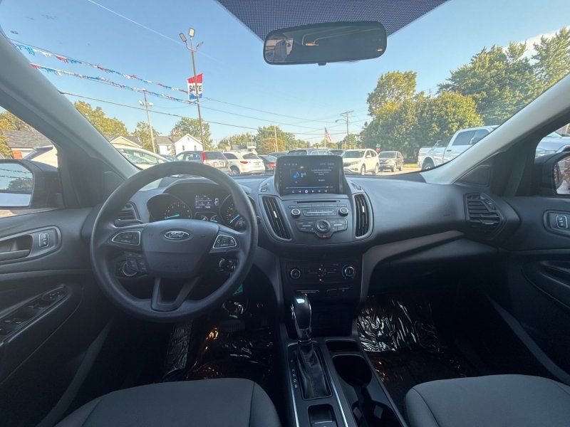 2017 Ford Escape S photo 19