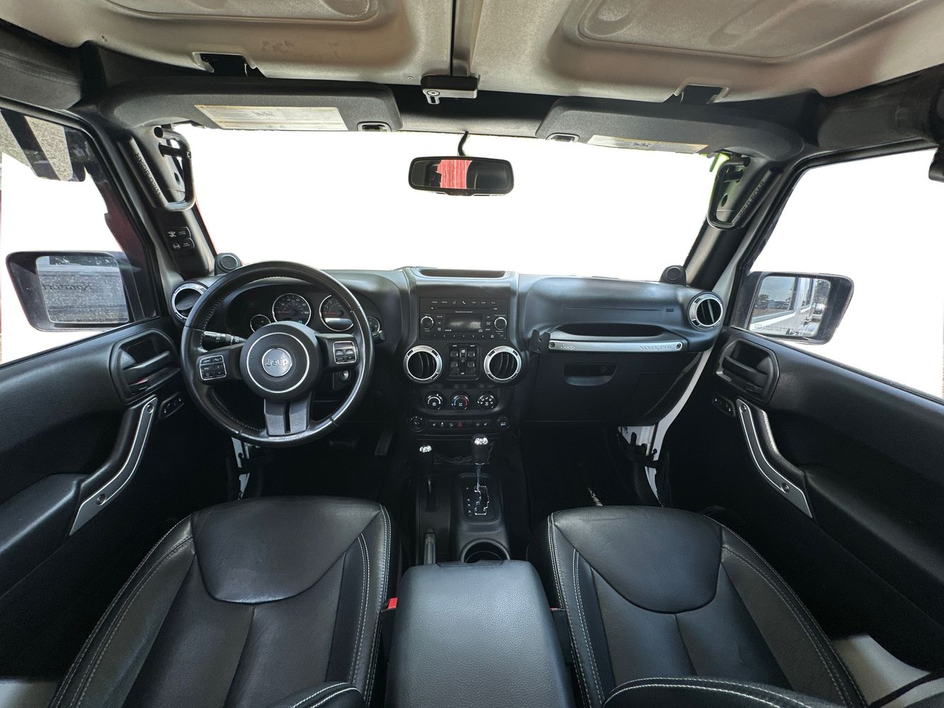 2013 Jeep Wrangler Unlimited Sahara photo 11