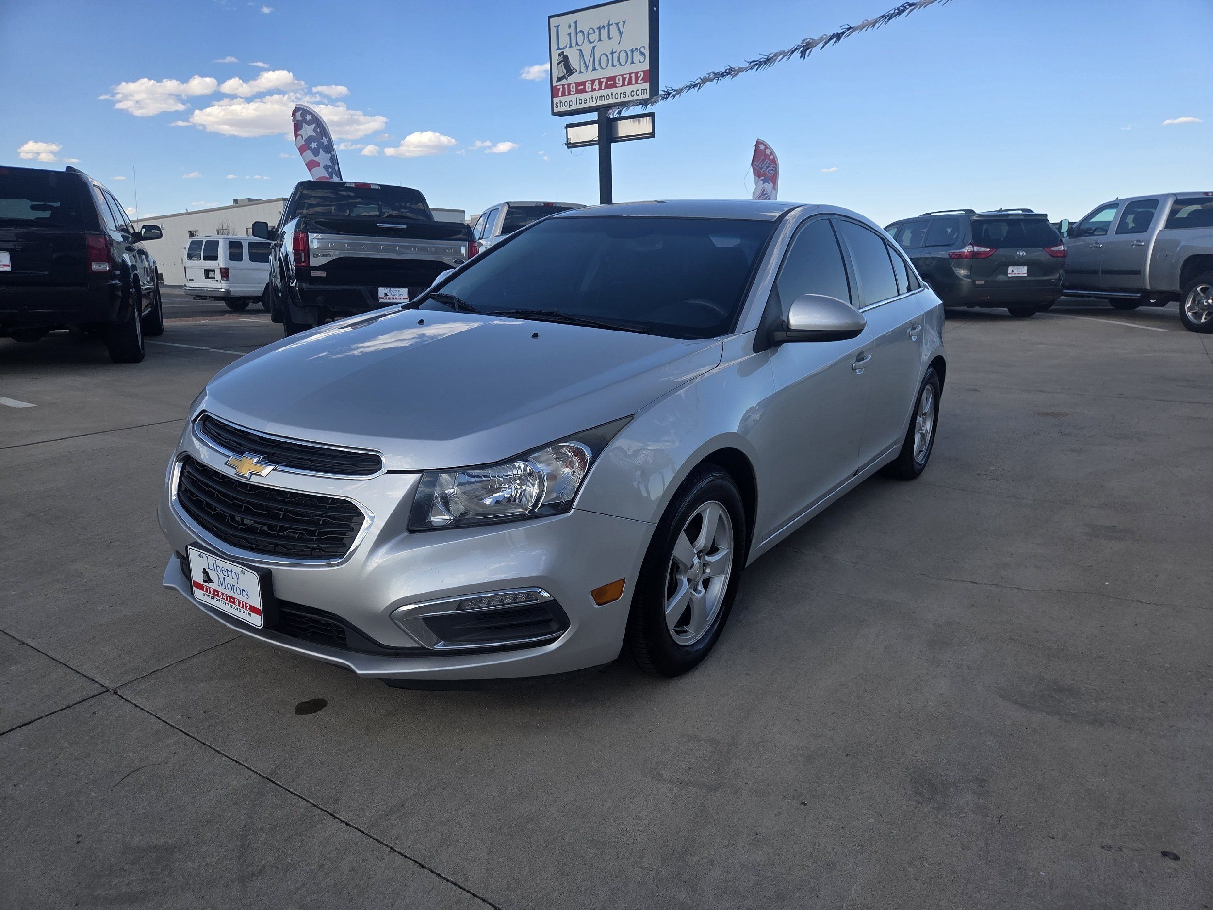 2016 Chevrolet Cruze photo 2