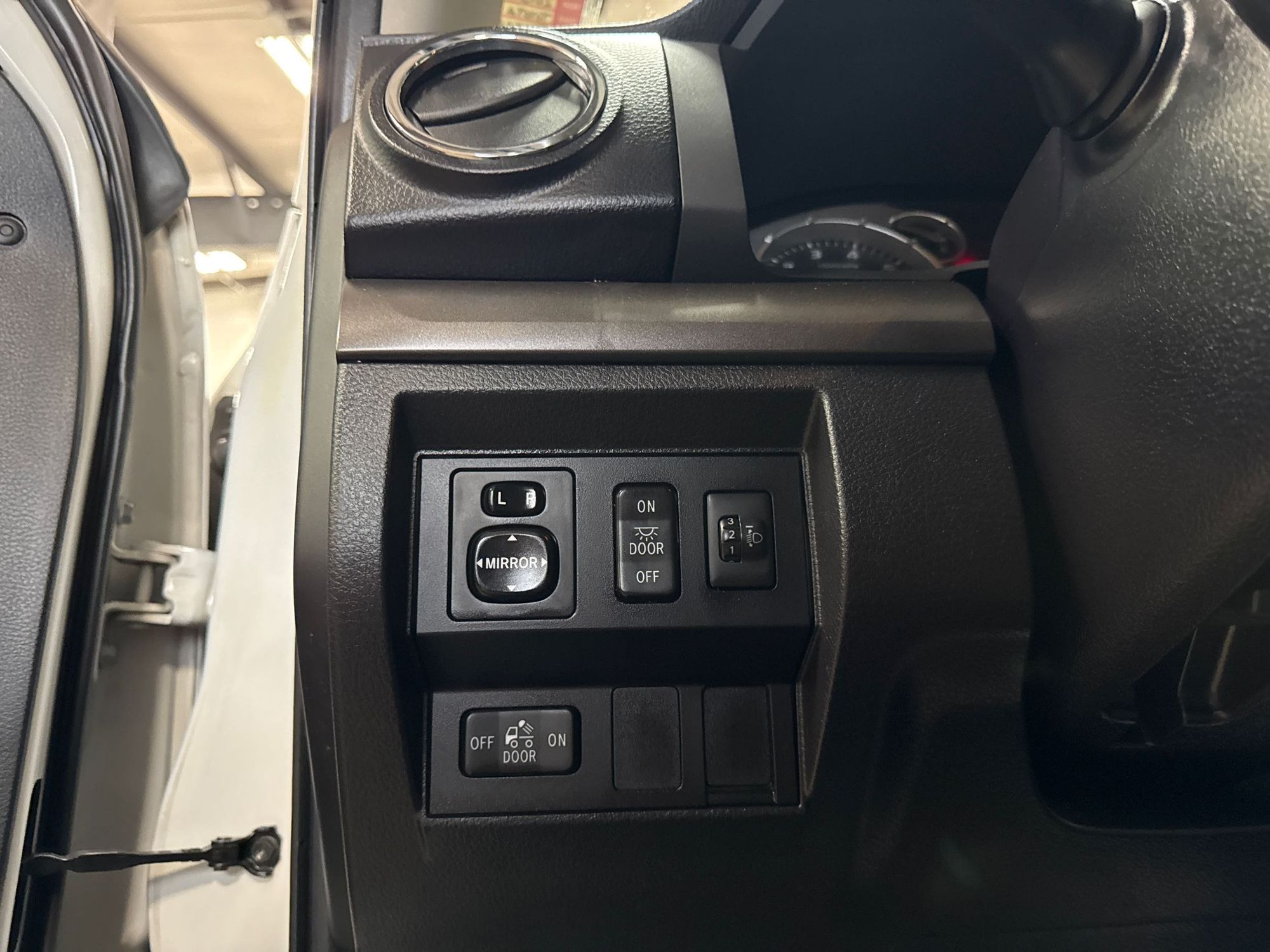 2015 Toyota Tundra SR5 Grade photo 52
