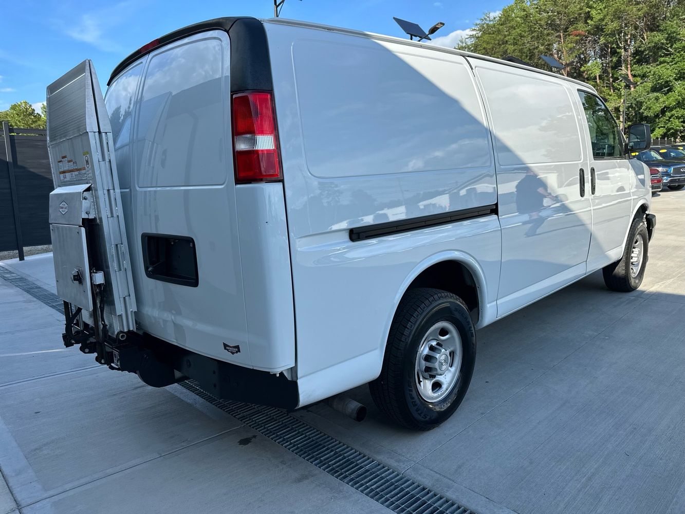 2019 Chevrolet Express 3500 Cargo photo 3