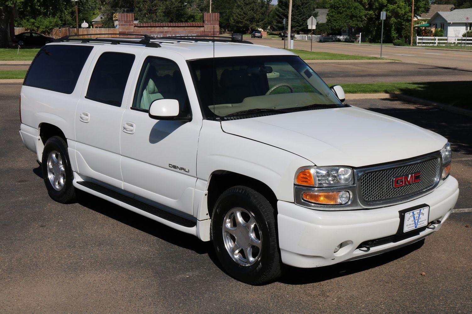 2001 GMC Yukon XL Denali | Victory Motors of Colorado