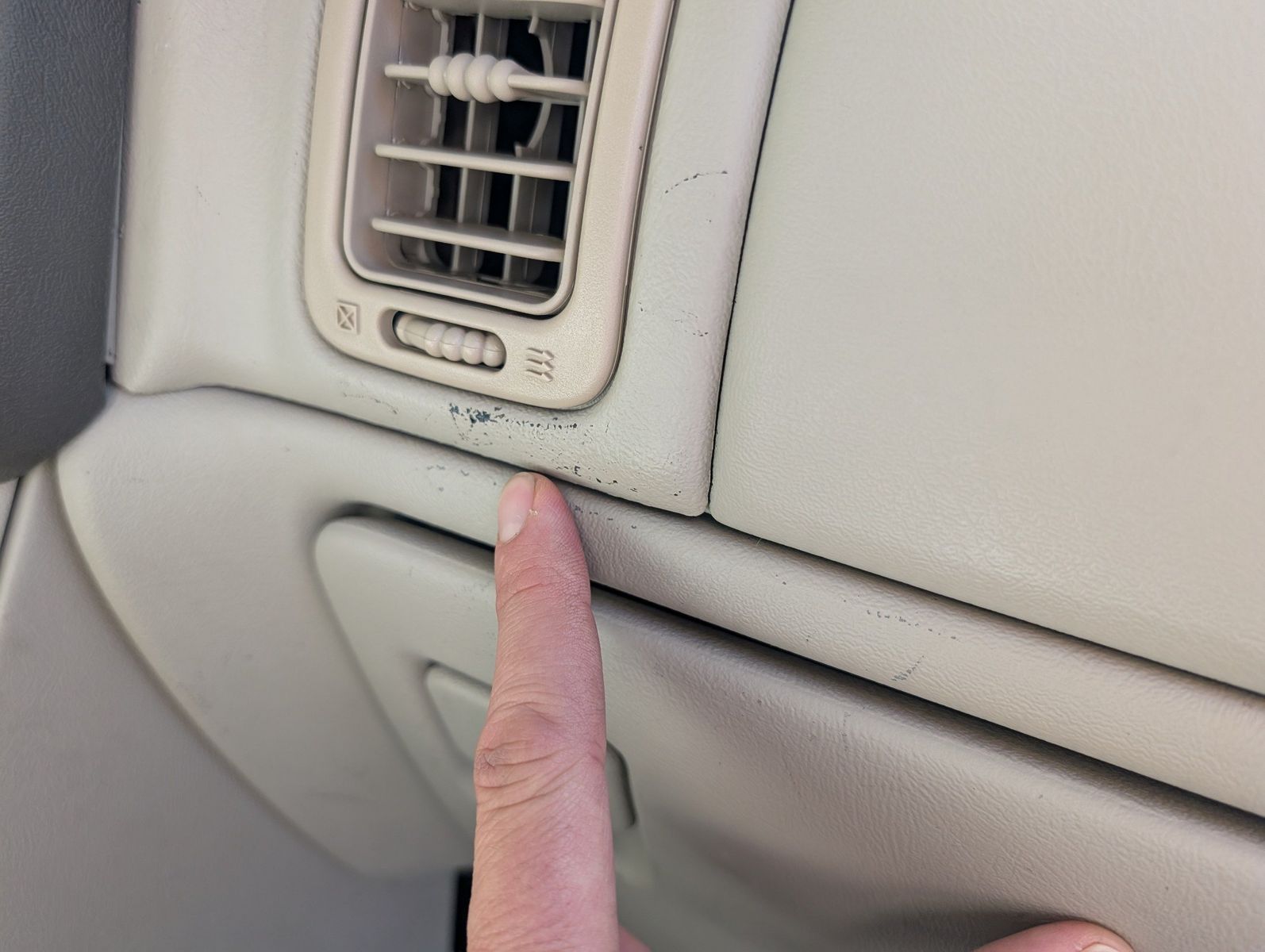 2004 Cadillac Escalade ESV 81