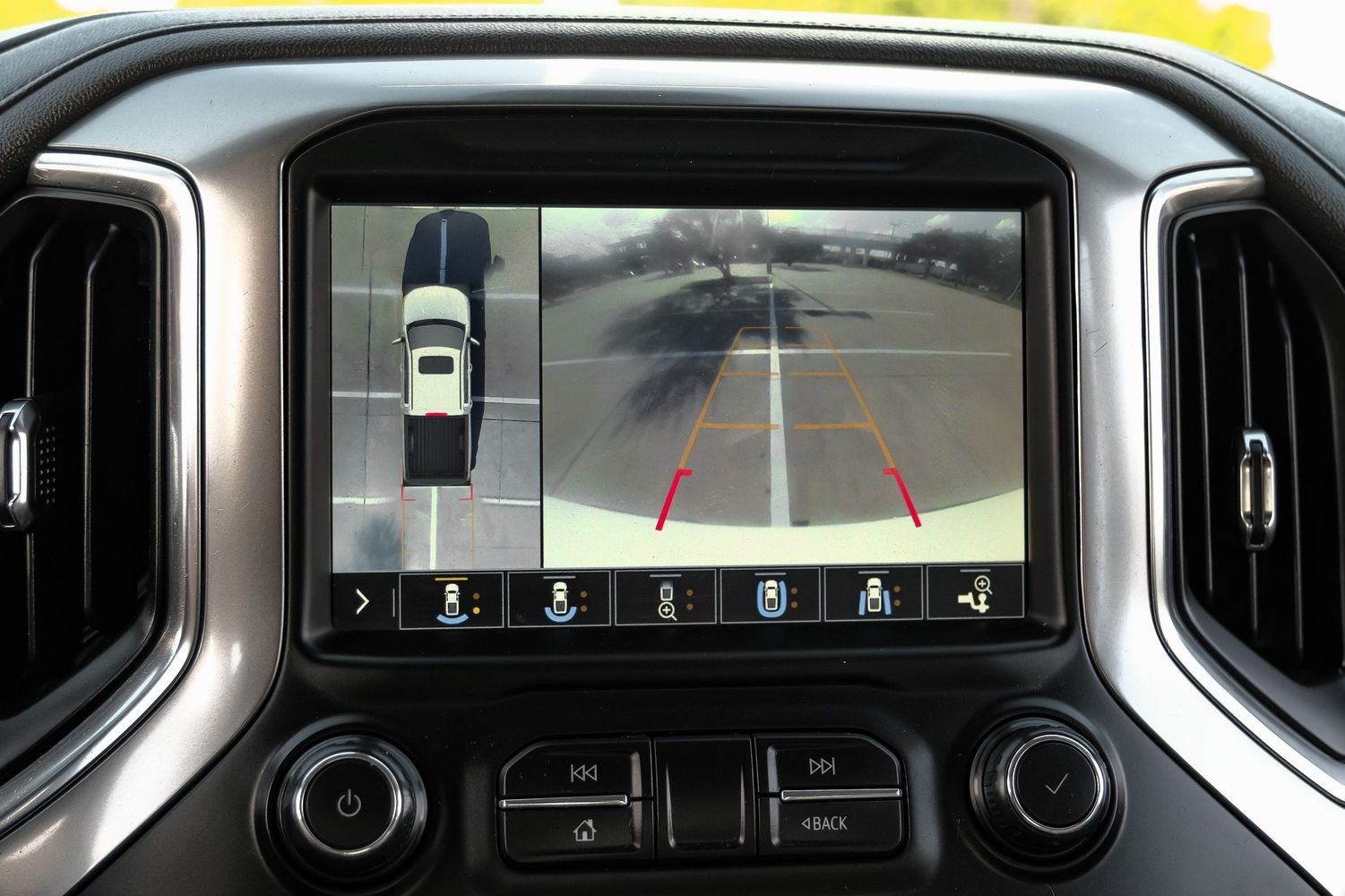 2019 Chevrolet Silverado LTZ photo 16