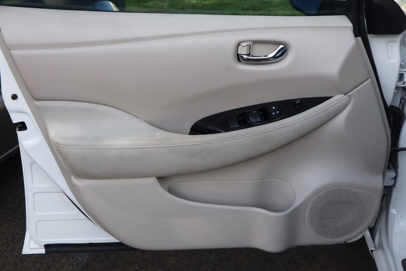 2013 Nissan LEAF SV | Victory Motors of Colorado